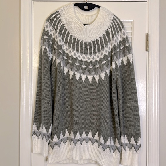 Oversized Sweater - Picture 2 of 5